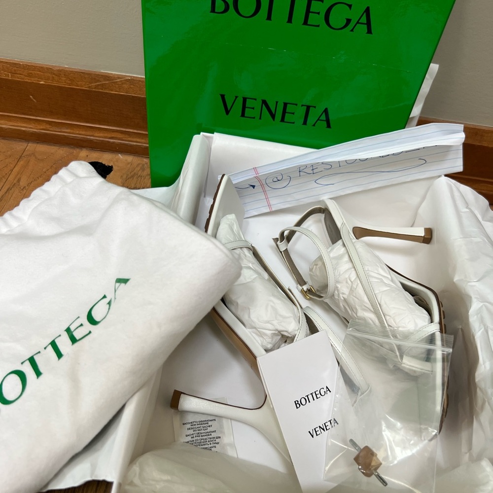 Bottega Veneta white square-toe Stretch Sandal in size 37.5